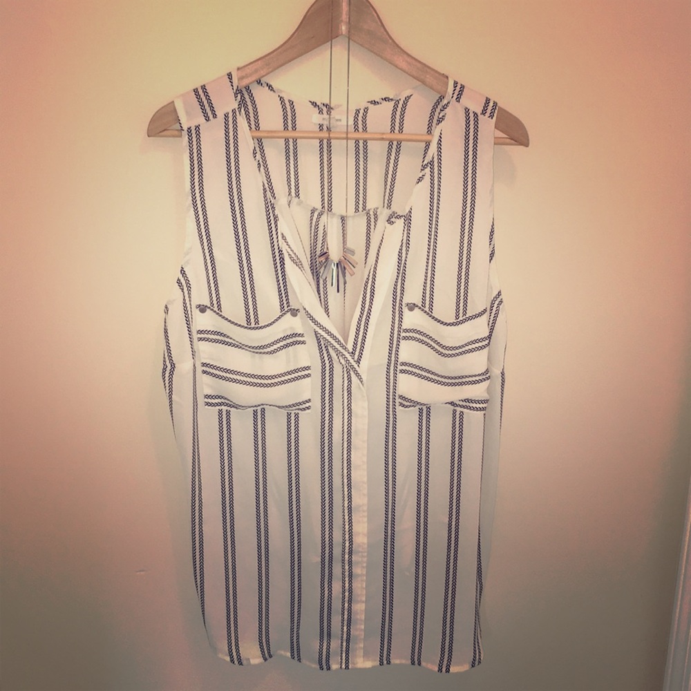 Chevron stripped sleeveless blouse